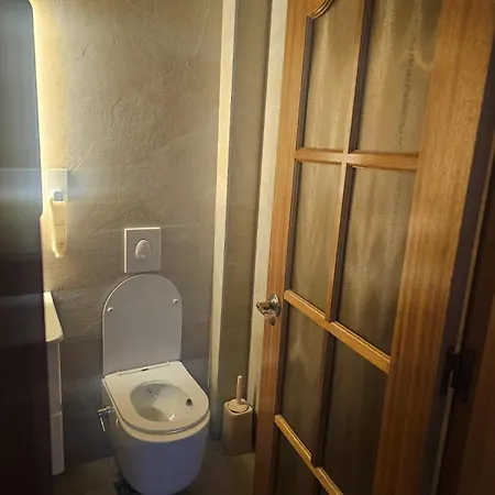 Alba Guesthouse *